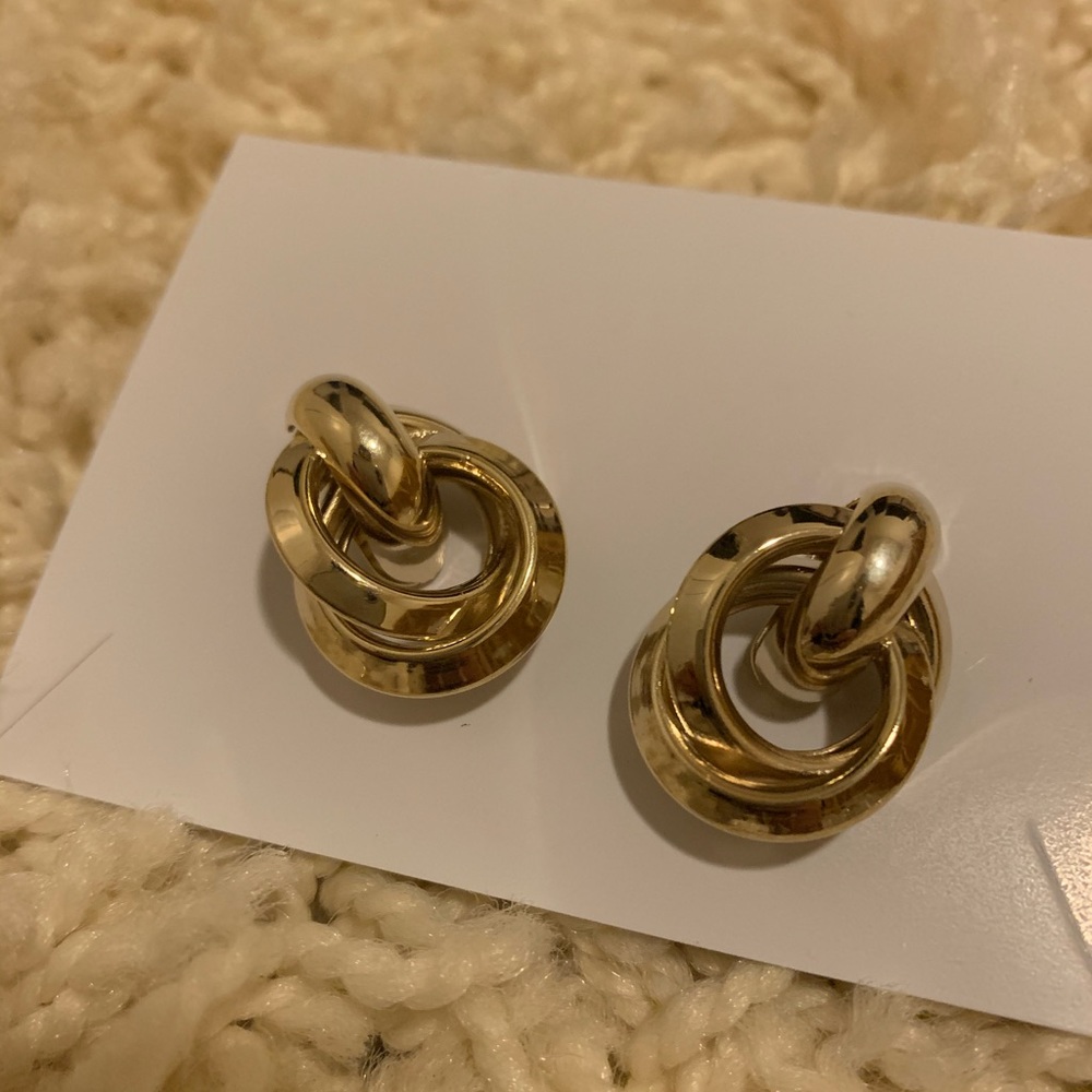 Earrings - Picture 1 of 2